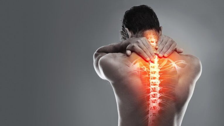 Neuralgie veroorzaakt pijn in het gebied van de schouderbladen