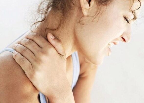 pijn in de cervicale wervelkolom met osteochondrose