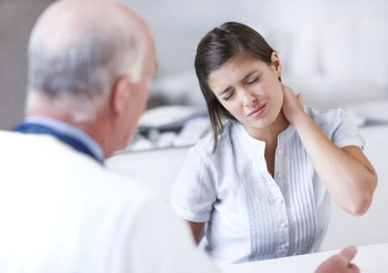 doktersbezoek voor nekpijn